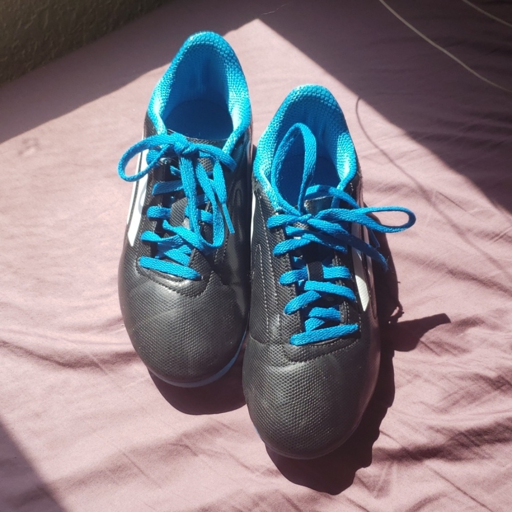 Conquisto Adidas Soccer Cleats (Blue and Black)